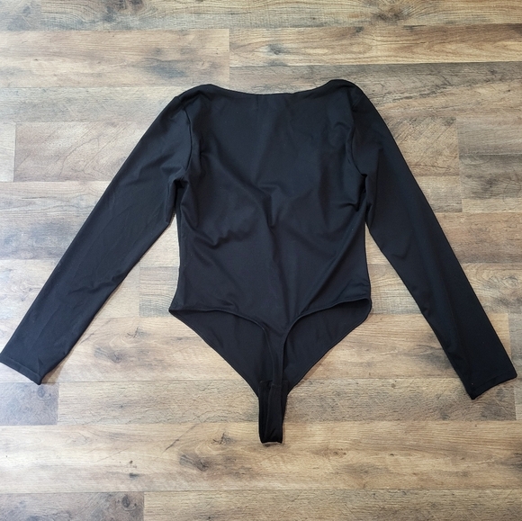 Elegant Black Long Sleeve Bodysuit - Picture 11 of 11